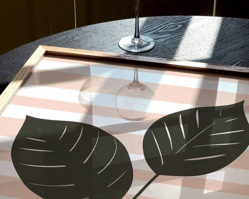 ⁦תמונה למטבח בעיצוב מינימליסטי עציץ על רקע פסים ורודים⁩ – תמונה ⁦5⁩