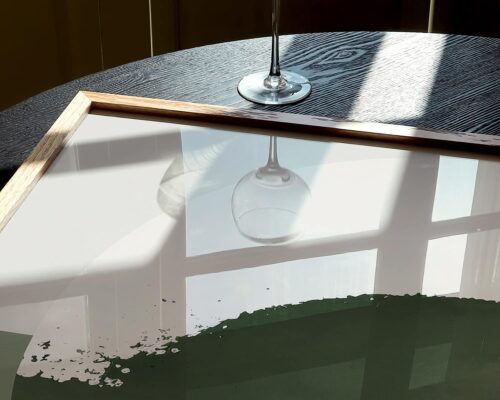 ⁦תמונה לחדר שינה מעל המיטה בסגנון מינימליסטי עיגול בצבעי מים בגווני ירוק⁩ – תמונה ⁦5⁩