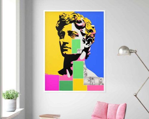 הדפס אמנות מודרני תלוי על קיר אפור ובו סגנון תמונה לחדר נוער פופ ארט פסל דוד צבעוני עם בלוקים של צהוב עז, כחול, ורוד וירוק. מתחת, כיסא ורוד ומנורת רצפה ממוקמים ליד שולחן עץ קטן עם עציץ.