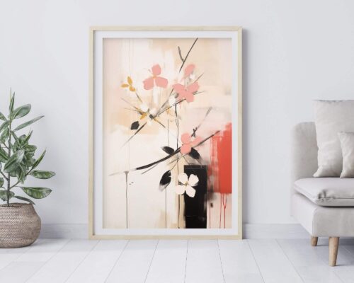 ציור ממוסגר שכותרתו "תמונה לחדר שינה נוסח מופשט של פרחים בצבע ורוד עדין" ובו עיצוב פרחוני מופשט עם פרחים ורודים, צהובים ולבנים מוצג על הרצפה על קיר לבן. צמחים ירוקים בסלסילות וכיסא מרופד אפור ממוקמים בקרבת מקום, ויוצרים סביבה מינימליסטית ושלווה.