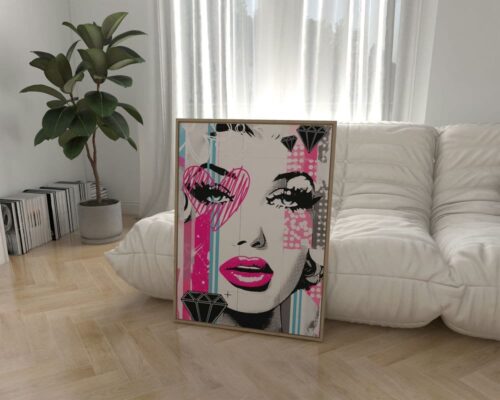 ⁦אישה עם שפתון ורוד⁩ – תמונה ⁦4⁩