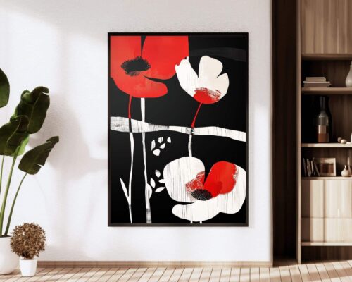 סלון מודרני כולל יצירת אמנות גדולה ממוסגרת, "תמונה למשרד בעיצוב מינימליסטי כלניות אדומות ולבנות רקע שחור", המציגות כלניות אדומות ולבנות על רקע שחור. החדר בעיצוב נקי ומינימליסטי עם עציץ על הרצפה ומדפי עץ המציגים פריטי עיצוב שונים.