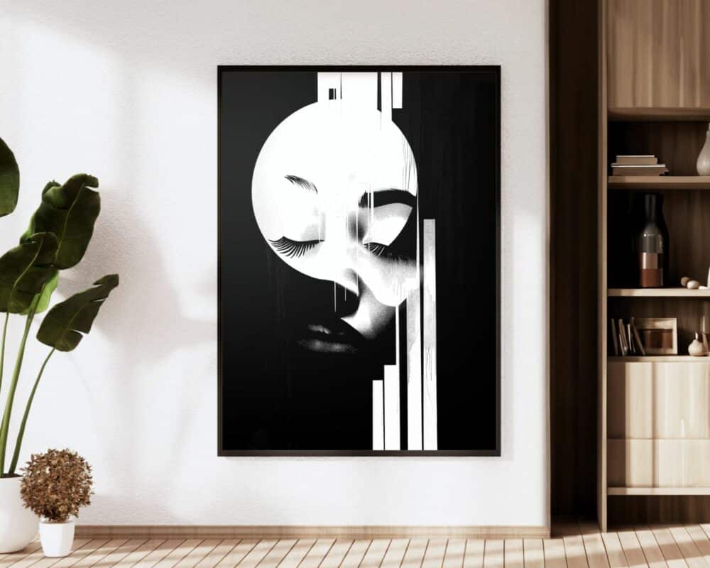 פנים מודרני כולל יצירת אמנות מופשטת גדולה ממוסגרת בשחור-לבן שכותרתה "תמונה למשרד בעיצוב מינימליסטי פורטרט של אישה בשחור לבן" המתארת פני אישה עם אלמנטים מקוטעים ומעוותים. החדר מעוצב באלגנטיות עם צמח ירוק גבוה משמאל ומדף עץ מעוטר בפריטי נוי שונים מימין.