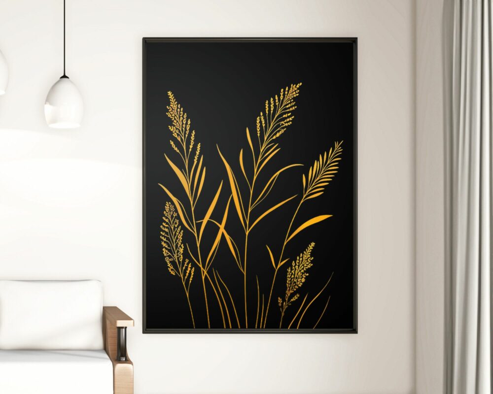 יצירת אמנות ממוסגרת בשם "תמונה למשרד בעיצוב מינימליסטי צמחים בשחור וזהב" המתארת אלמנטים בוטניים מוזהבים על רקע שחור תלויה על קיר לבן. החדר מתאפיין בעיצוב מינימליסטי עם ספה לבנה ושתי נורות תלויות לבנים, היוצרים אווירה כללית מודרנית ושלווה.