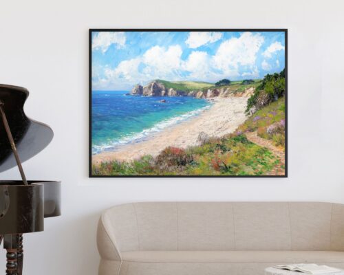 ציור שכותרתו "תמונה מעל הספה נוסח ציור וינטג' צוק וחוף ים" תלוי על קיר לבן מעל ספה בז'. הציור מתאר חוף חולי עם גלים המתנפצים על החוף, גבעות ירוקות ותוססות ושמים מעוננים חלקית. קצהו של פסנתר כנף שחור נראה בצד שמאל.